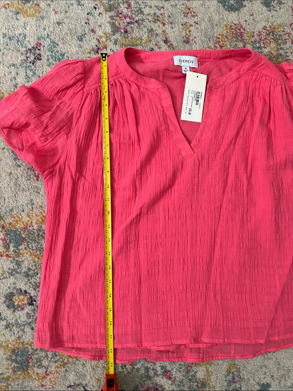 Evereve Shelby Textured Split Neck Top NWT - Picture 7 of 7